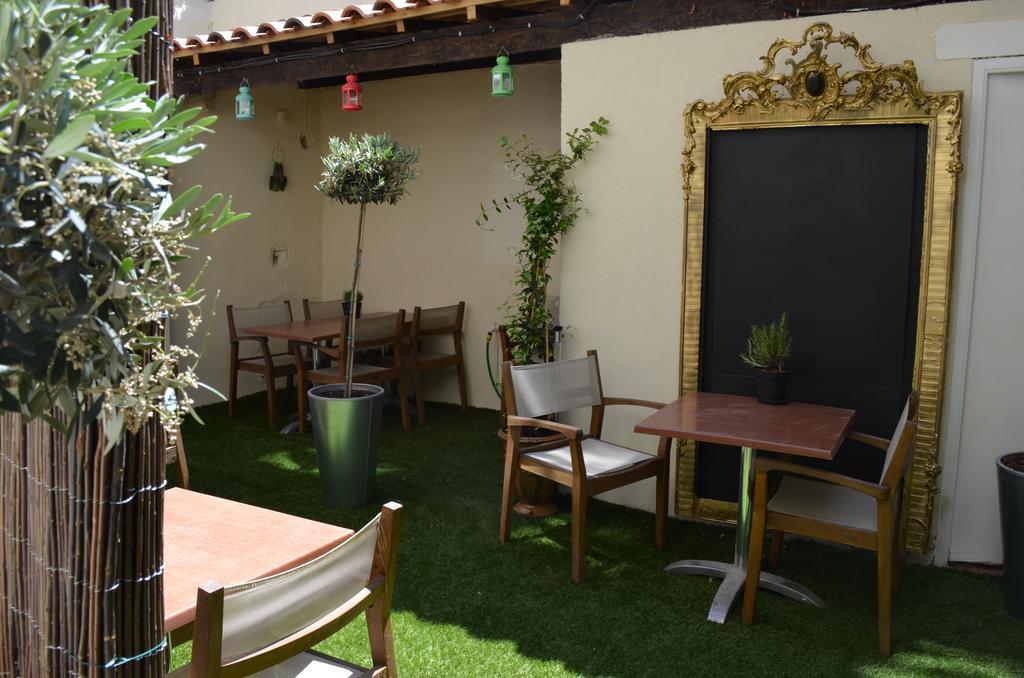 Hotel Les Corps Saints Awinion Zewnętrze zdjęcie
