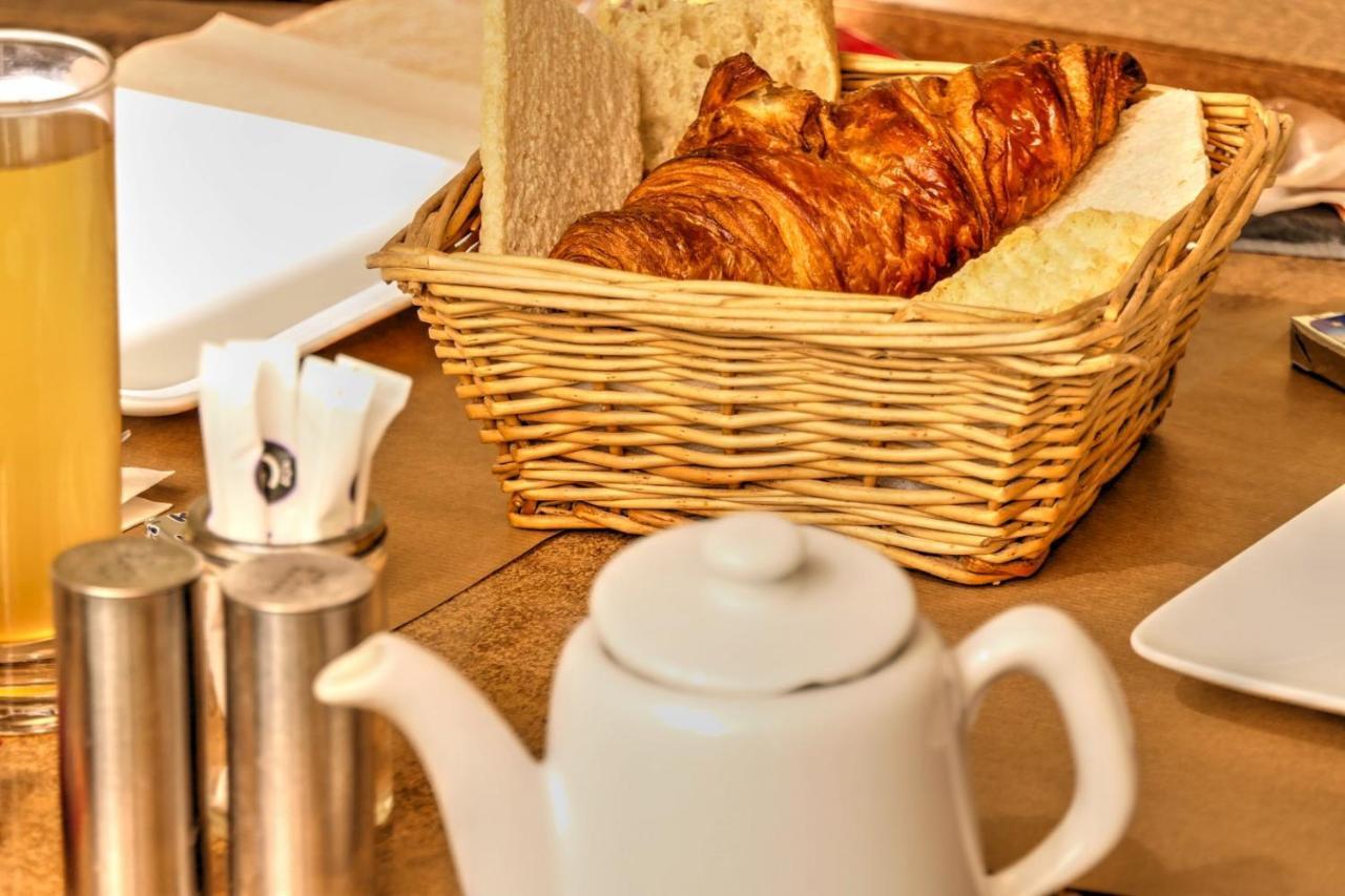 Hotel Les Corps Saints Awinion Zewnętrze zdjęcie
